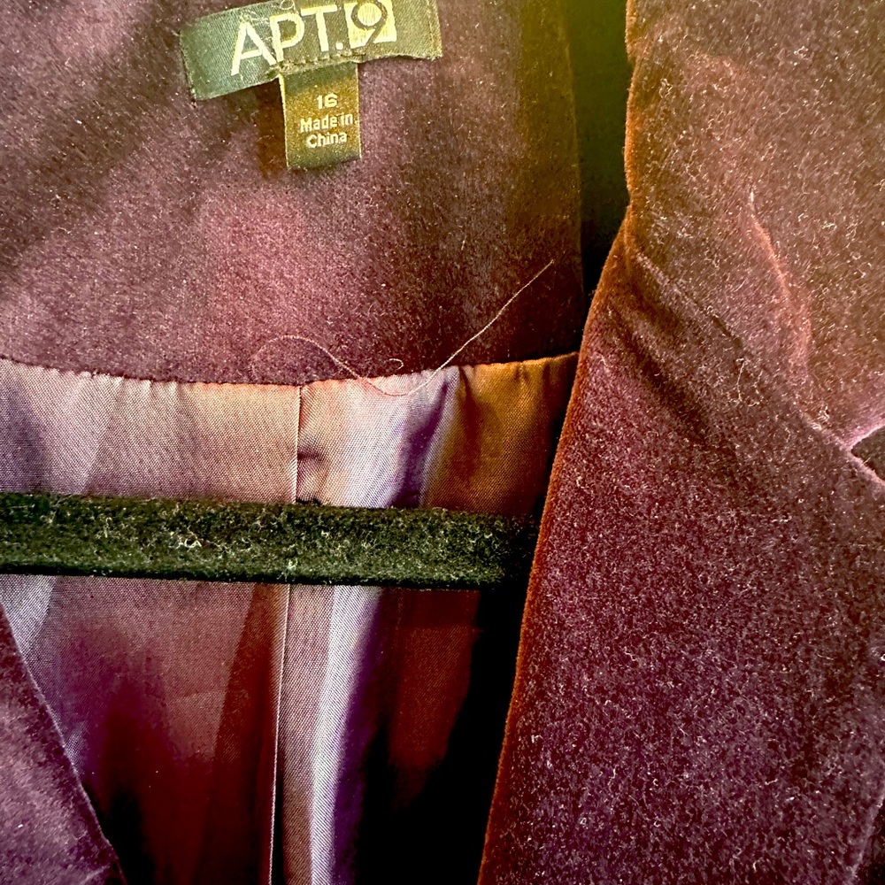Apt. 9 Purple Blazer Structured Professional Design - Picture 4 of 4